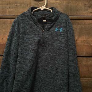 Boys size 7 Under Armour pull over
